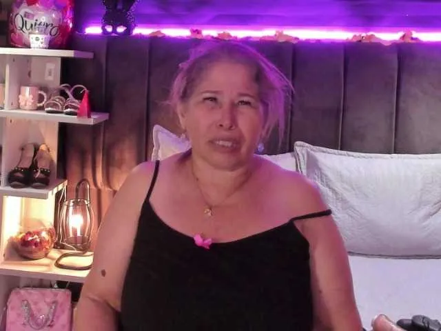 Live sex webcam photo for girl-amada #290908938