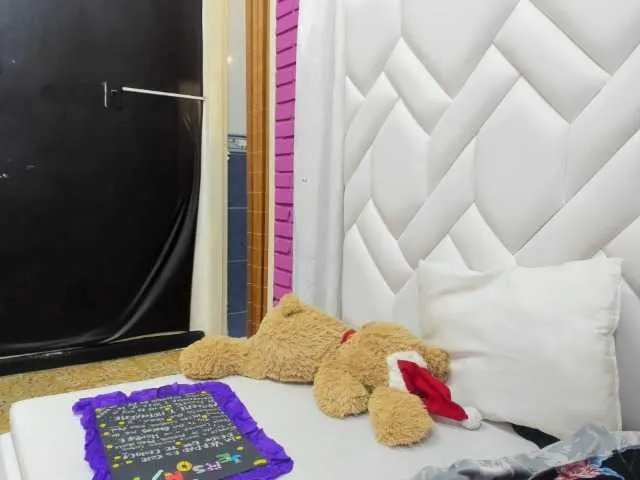 Live sex webcam photo for girl-hornyxx #274525066