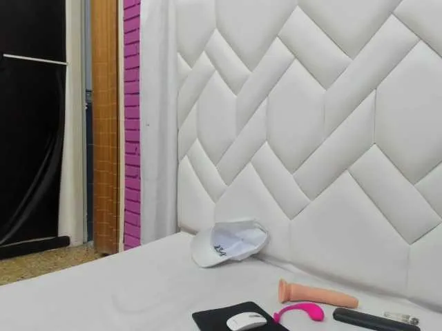 Live sex webcam photo for girl-hornyxx #274532459