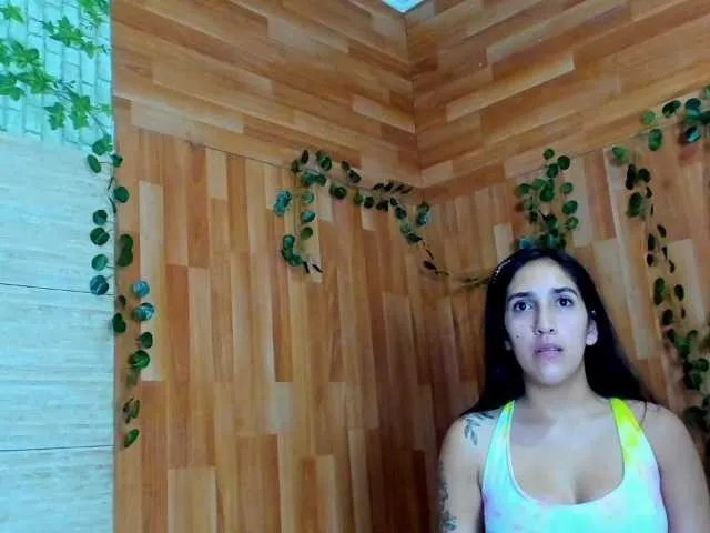 Live sex webcam photo for girlboom20 #272309115