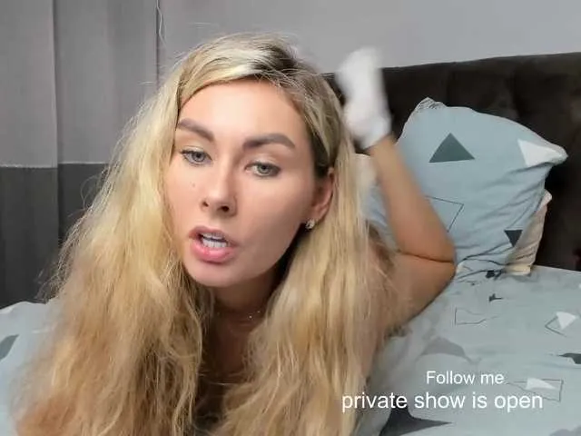 Live sex webcam photo for girlboss8 #273528300