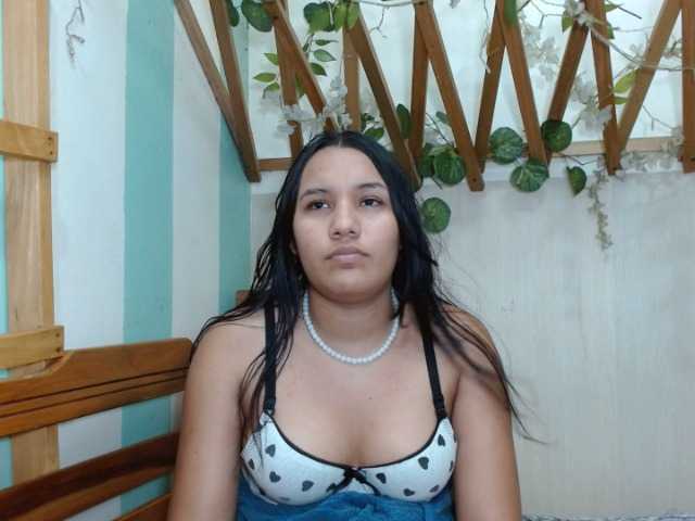 Live sex webcam photo for girlkeauca #275853634