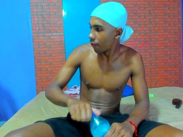 Live sex webcam photo for girlmarisiheme #276238388