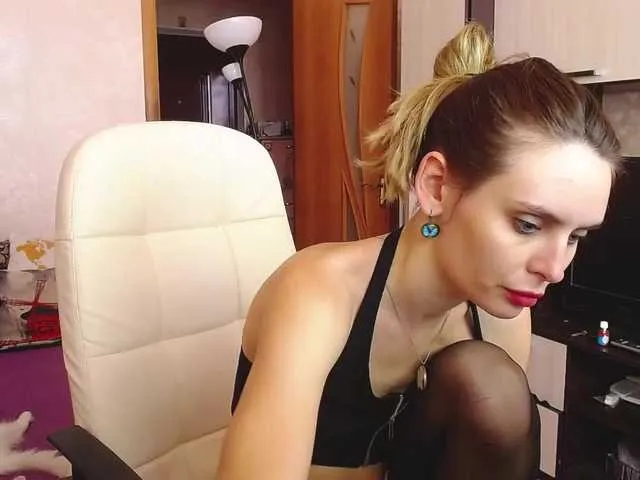 Live sex webcam photo for gloriawoo #274409887