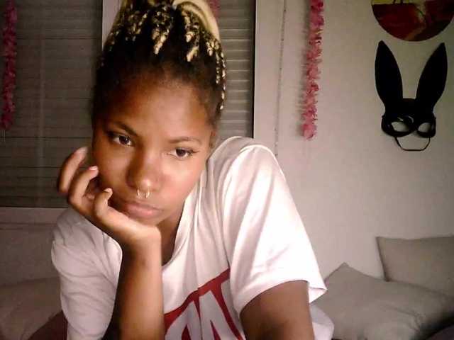 Live sex webcam photo for goandyes #275520969