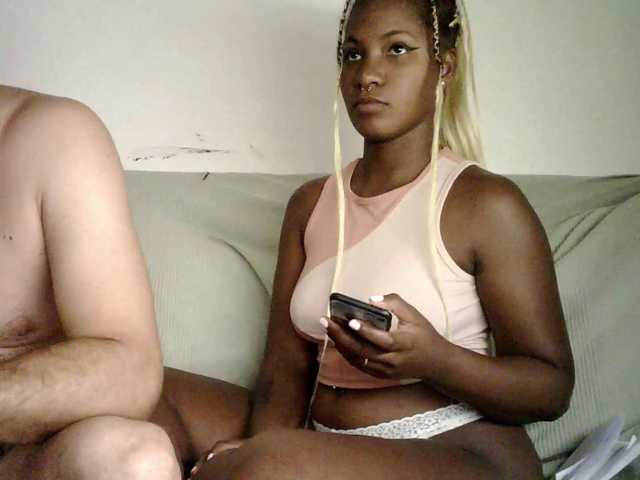 Live sex webcam photo for goandyes #275701156