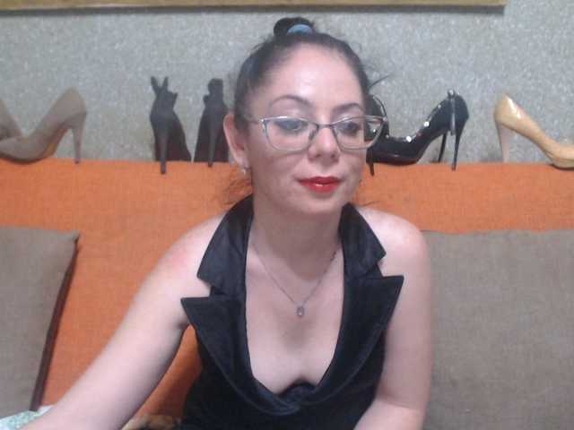 Live sex webcam photo for goddess-kenya #272332914