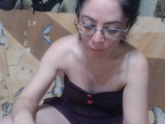 Live sex webcam photo for goddess-kenya #277184677