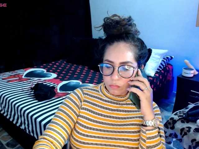 Live sex webcam photo for goddess-nahy #276143148