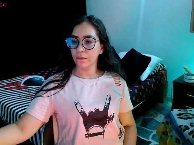 Live sex webcam photo for goddess-nahy #276201121