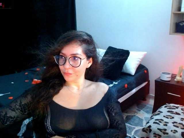 Live sex webcam photo for goddess-nahy #276297286