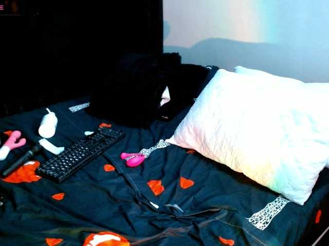 Live sex webcam photo for goddess-nahy #276302600