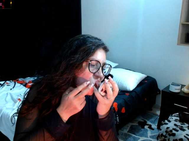 Live sex webcam photo for goddess-nahy #276317156