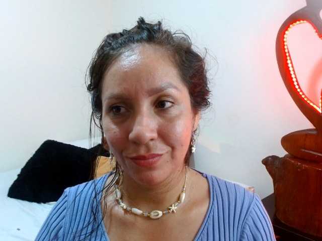 Live sex webcam photo for goddess-nahy #290247182