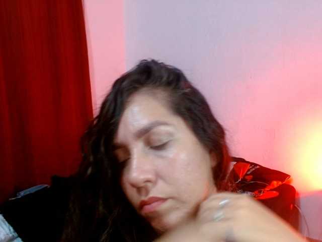 Live sex webcam photo for goddess-nahy #290345332