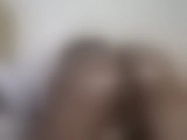 Live sex webcam photo for goddess-soriyah #292182696