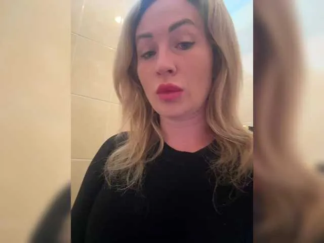 Live sex webcam photo for goddesssssss #290533748