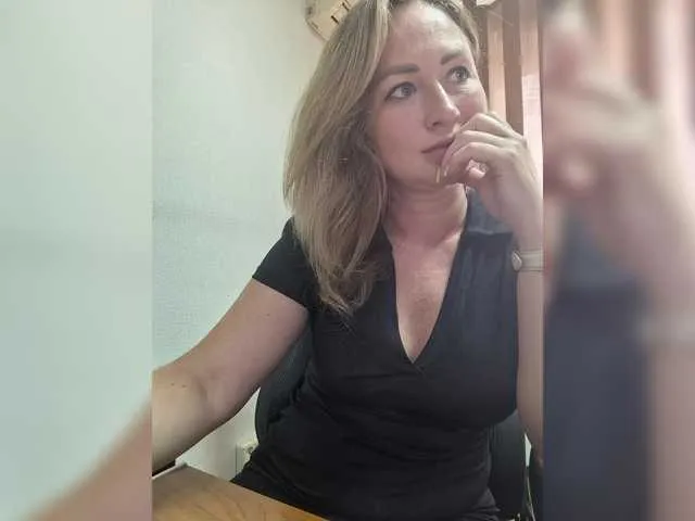 Live sex webcam photo for goddesssssss #291526929