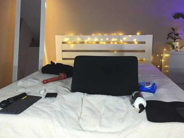 Live sex webcam photo for goddesstanya #290482853