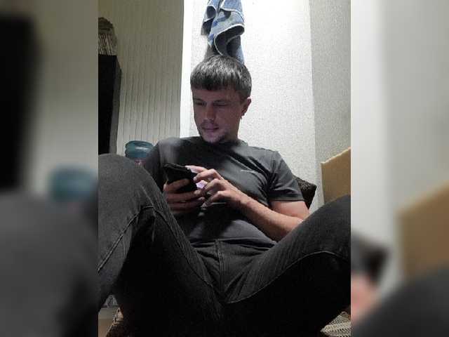 Live sex webcam photo for godforwomen #276662947