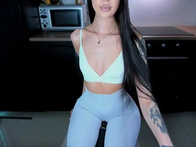 Live sex webcam photo for gold-girl1 #290896087