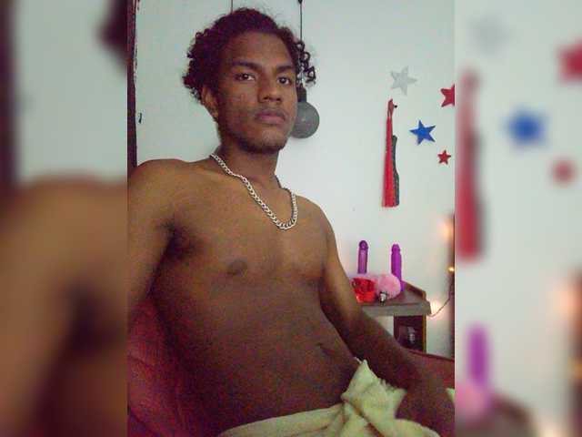 Live sex webcam photo for goldblack- #273974045