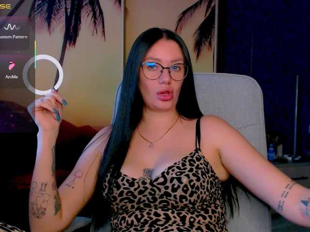 Live sex webcam photo for goldenwitchx #291946539