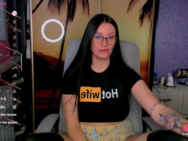 Live sex webcam photo for goldenwitchx #292087250