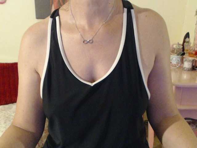 Live sex webcam photo for goodSnowQueen #275734151