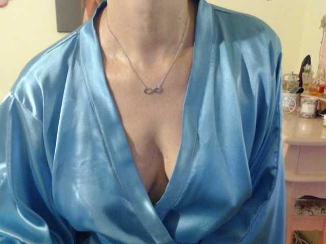 Live sex webcam photo for goodSnowQueen #275740118