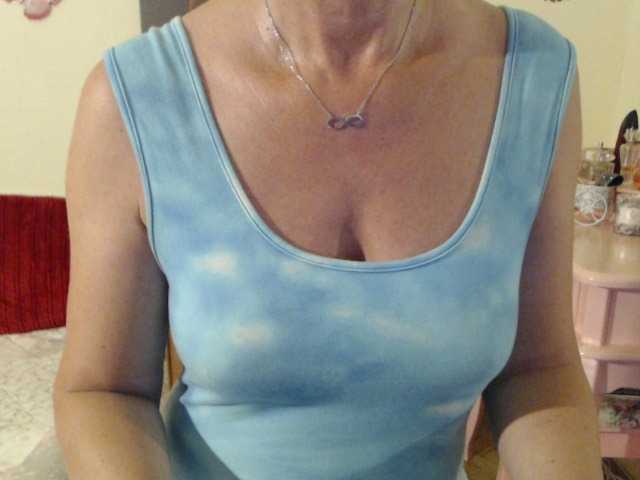 Live sex webcam photo for goodSnowQueen #275943731