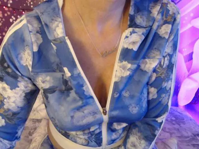 Live sex webcam photo for goodSnowQueen #277140452