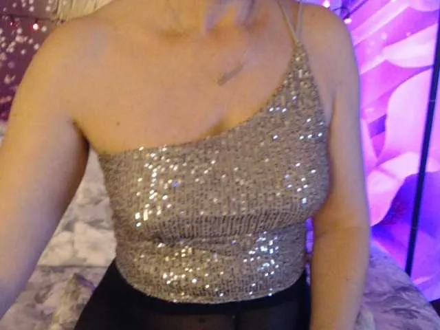 Live sex webcam photo for goodSnowQueen #277396041