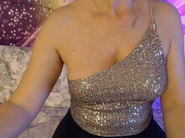 Live sex webcam photo for goodSnowQueen #277444145