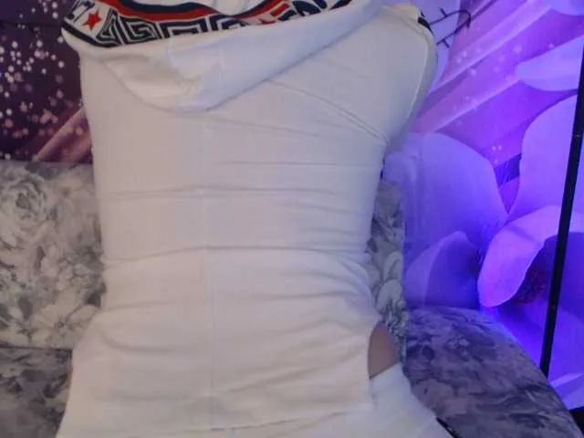 Live sex webcam photo for goodSnowQueen #277483673