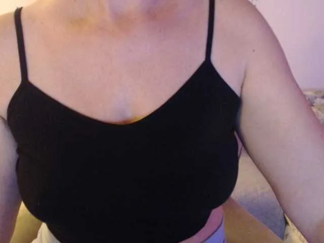 Live sex webcam photo for goodSnowQueen #290986526