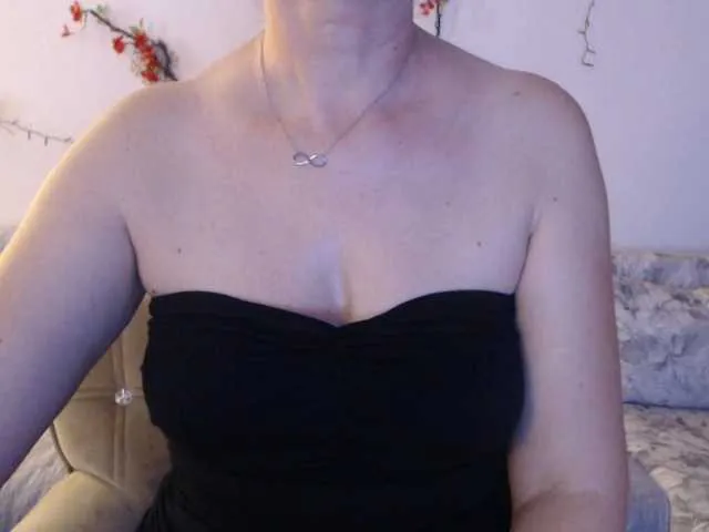 Live sex webcam photo for goodSnowQueen #291184880