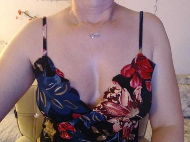 Live sex webcam photo for goodSnowQueen #291327168