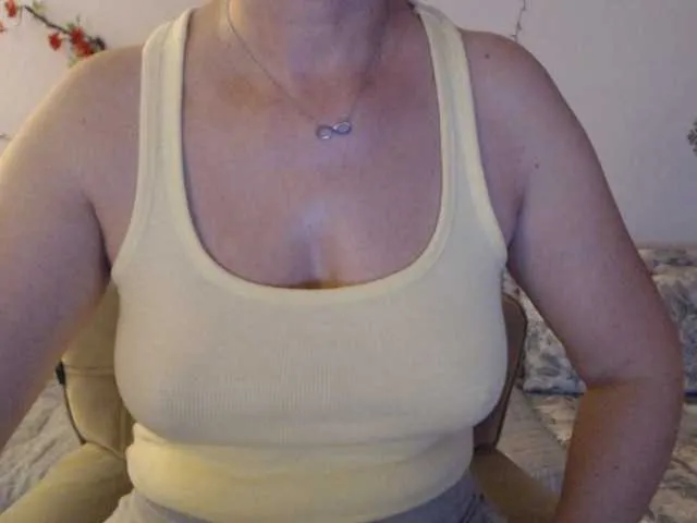 Live sex webcam photo for goodSnowQueen #291471590