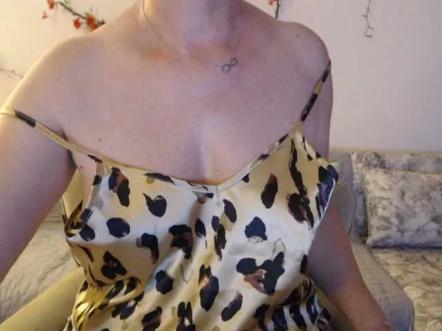 Live sex webcam photo for goodSnowQueen #291504369