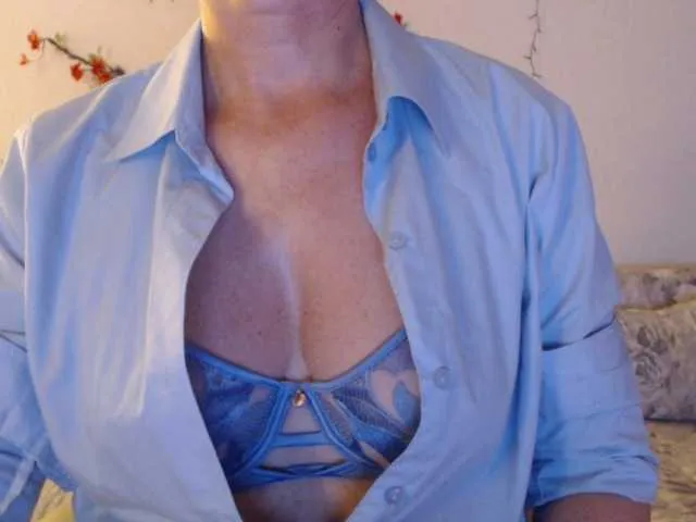 Live sex webcam photo for goodSnowQueen #291799840