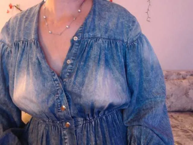 Live sex webcam photo for goodSnowQueen #292151142