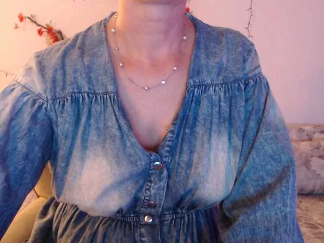 Live sex webcam photo for goodSnowQueen #292157323