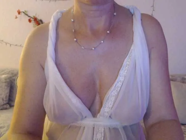 Live sex webcam photo for goodSnowQueen #292251605