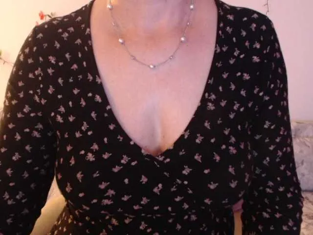 Live sex webcam photo for goodSnowQueen #292268690