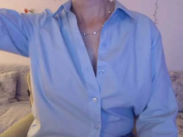 Live sex webcam photo for goodSnowQueen #292283237