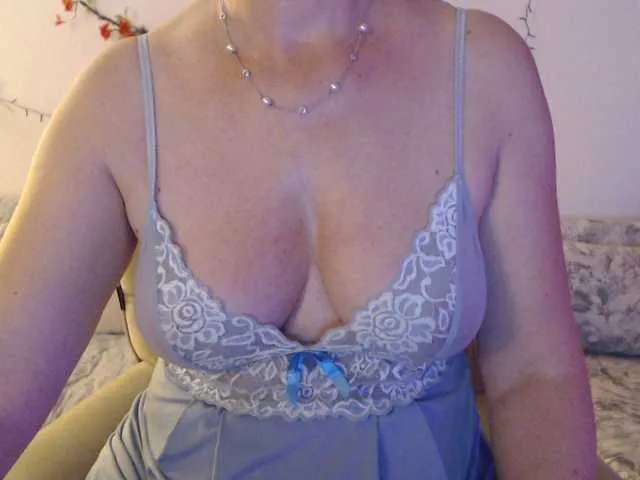 Live sex webcam photo for goodSnowQueen #292311779