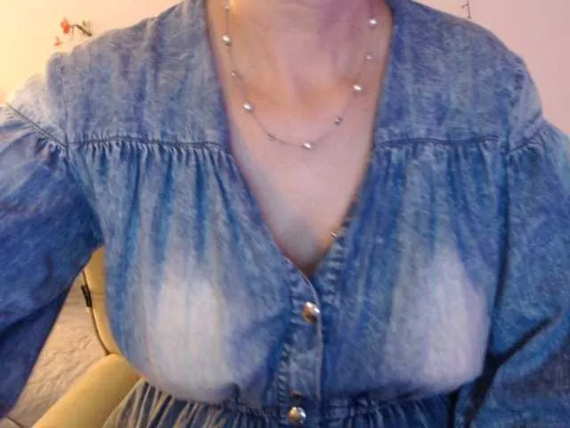 Live sex webcam photo for goodSnowQueen #292328890