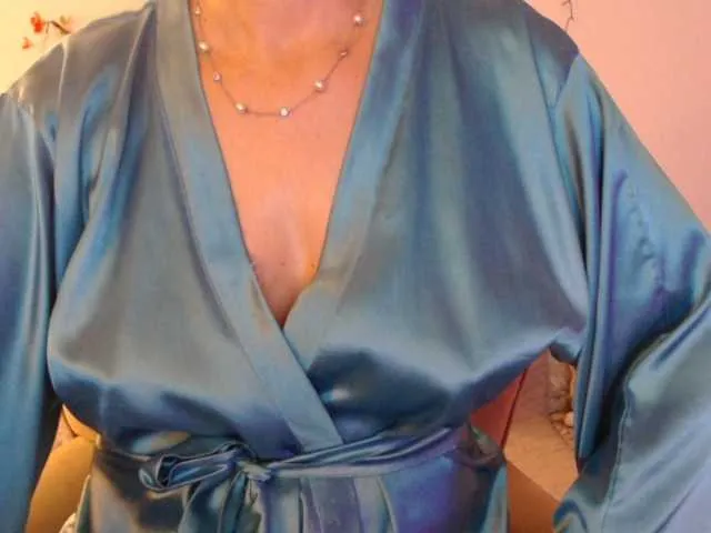 Live sex webcam photo for goodSnowQueen #292360339