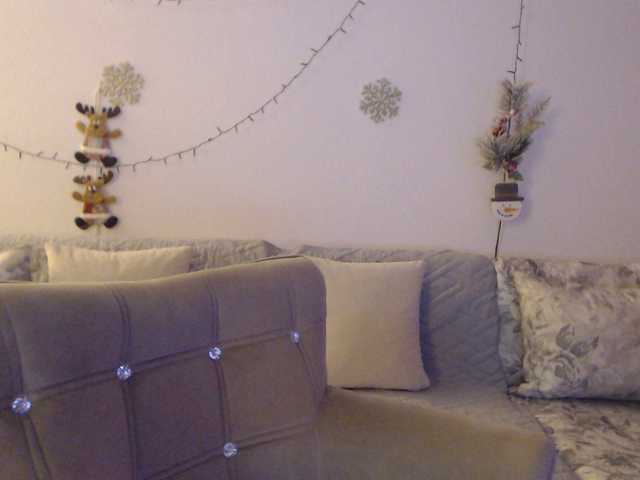 Live sex webcam photo for goodSnowQueen #292430993